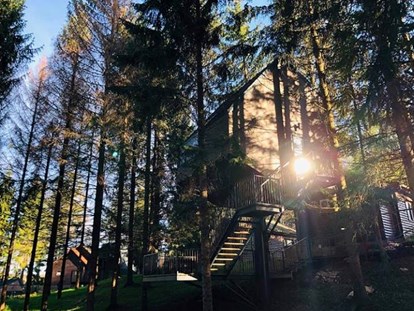 Luxuscamping - Sonnenliegen - Kvarner - Holzhaus - Plitvice Holiday Resort Holzhaus auf Plitvice Holiday Resort