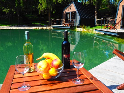Luxuscamping - Sonnenliegen - Rakovica, Plitvicka Jezera - Haus am See - Plitvice Holiday Resort Haus am See auf Plitvice Holiday Resort