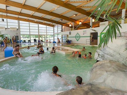 Luxuscamping - WC - Region Jura - Domaine de Chalain Mobilheime Premium auf Domaine de Chalain