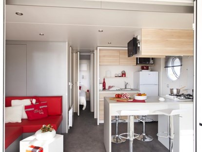 Luxuscamping - getrennte Schlafbereiche - Rhône-Alpes - Le Clapas Mobilheim Premium 4 Personen auf Le Clapas