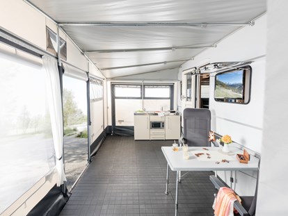 Luxuscamping - WC - Nordseeküste - Kransburger See Mietwohnwagen am Kransburger See