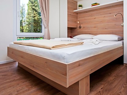 Luxuscamping - Badewanne - Camping Resort Lanterna - Meinmobilheim Mediteran Comfort Family auf dem Camping Resort Lanterna