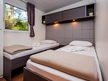 Luxuscamping - TV - Istrien - Camping Resort Lanterna - Meinmobilheim Mediteran Superior auf dem Camping Resort Lanterna