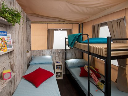 Luxuscamping - TV - Novigrad - Boutique Campingplatz Santa Marina - Meinmobilheim Premium Two Bedroom Glamping Tent auf dem Boutique Campingplatz Santa Marina