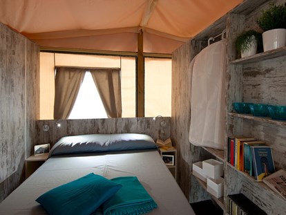 Luxuscamping - Art der Unterkunft: Safari-Zelt - Boutique Campingplatz Santa Marina - Meinmobilheim Premium Two Bedroom Glamping Tent auf dem Boutique Campingplatz Santa Marina
