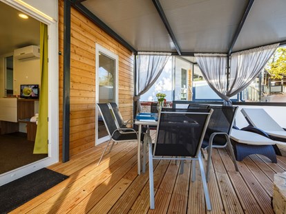 Luxuscamping - TV - Funtana - Park Polidor - Meinmobilheim Comfort auf dem Campingplatz Park Polidor
