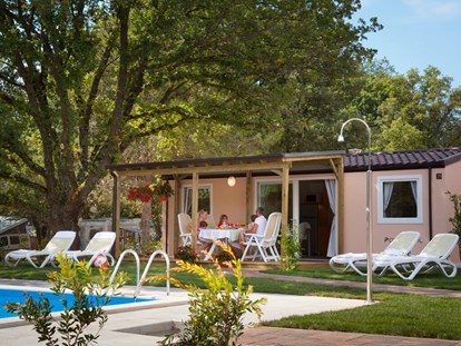 Luxuscamping - Unterkunft alleinstehend - Istrien - Campingplatz Valkanela - Meinmobilheim Premium auf dem Campingplatz Valkanela