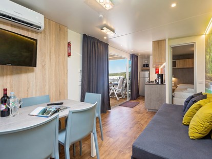 Luxuscamping - Unterkunft alleinstehend - Rovinj - Campingplatz Veštar - Meinmobilheim Oasis Family auf dem Campingplatz Veštar