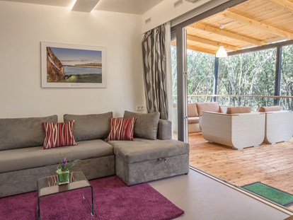 Luxuscamping - Preisniveau: exklusiv - Bale - Campingplatz Mon Perin - Meinmobilheim Villa Beach auf dem Campingplatz Mon Perin