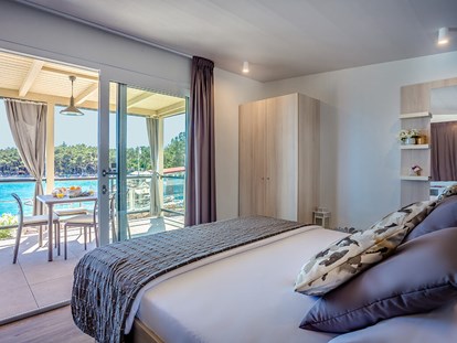 Luxuscamping - Preisniveau: exklusiv - Kvarner - Ježevac Premium Camping Resort - Meinmobilheim Lungomare Premium Romantic auf dem Ježevac Premium Camping Resort
