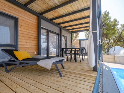 Luxuscamping - Preisniveau: exklusiv - Dalmatien - Campingplatz Medora Orbis - Meinmobilheim Deluxe auf dem Campingplatz Medora Orbis