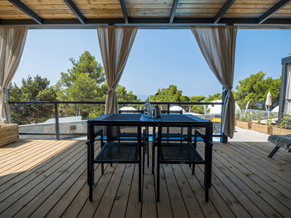 Luxuscamping - Kühlschrank - Split - Dubrovnik - Campingplatz Medora Orbis - Meinmobilheim Deluxe auf dem Campingplatz Medora Orbis