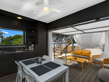 Luxuscamping - Preisniveau: exklusiv - Dalmatien - Campingplatz Medora Orbis - Meinmobilheim Family and Friends Glamping Pod auf dem Campingplatz Medora Orbis