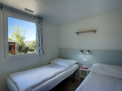 Luxuscamping - Parkplatz bei Unterkunft - Dubrovnik - Campingplatz Solitudo - Meinmobilheim Comfort auf dem Campingplatz Solitudo