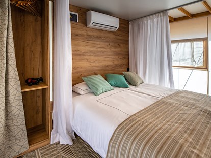 Luxuscamping - WC - Pula - Arena One 99 Glamping - Meinmobilheim Premium two bedroom lodge tent auf dem Arena One 99 Glamping