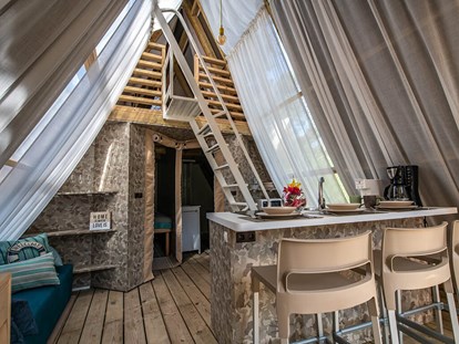 Luxuscamping - Hunde erlaubt - Pula - Arena One 99 Glamping - Meinmobilheim Two bedroom lodge tent auf dem Arena One 99 Glamping