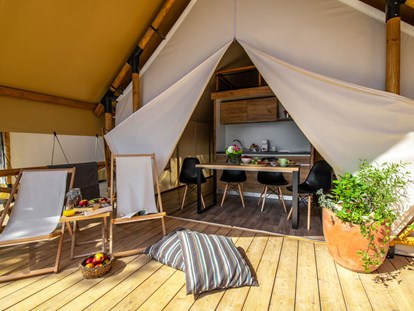 Luxuscamping - WC - Pomer - Arena One 99 Glamping - Meinmobilheim Two bedroom safari tent auf dem Arena One 99 Glamping