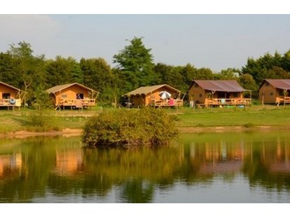 Luxuscamping - Terrasse - Pays de la Loire - Camping Village de La Guyonniere Safari-Zelte auf Camping Village de La Guyonniere