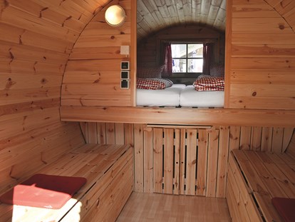 Luxuscamping - Tiroler Oberland - Schlaffass innen - Camping Resort Zugspitze Schlaffässer im Camping Resort Zugspitze
